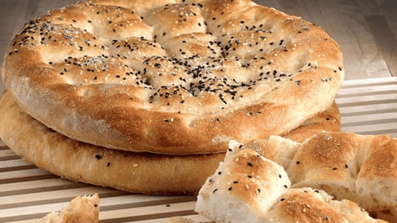 Foto - Uzmanından kilo uyarısı: Enerjiyi iftarda değil, sahurda alın! Pideyi avuç içi kadar tüketin...