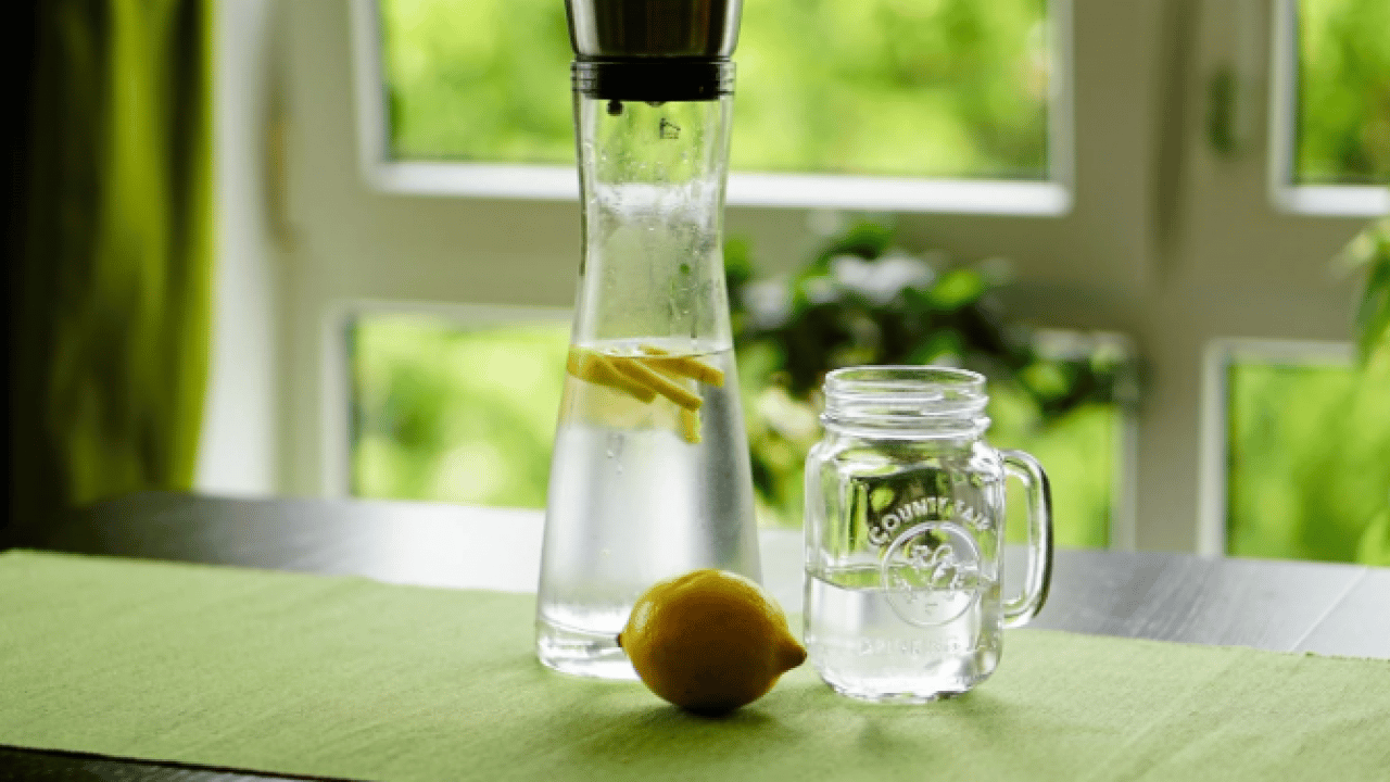 Foto - Uzmanlar ‘alışkanlık haline getirin’ dedi! Her sabah limonlu su içmenin faydaları