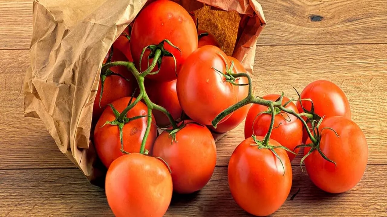 Foto - Uzmanlar bas bas bağırıyor! Domatesi sakın böyle tüketmeyin: Resmen zehir saçıyor