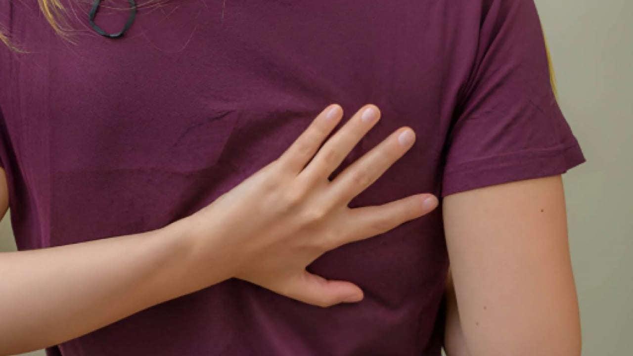 Uzmanlar en etkili yöntemleri açıkladı! Kürek kemiği ağrısı neden olur ve nasıl geçer?