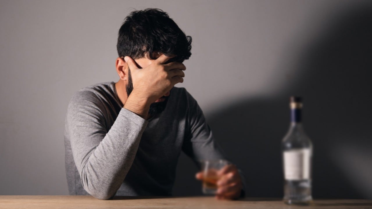 Foto - Uzmanlar uyardı! Sahte alkol gözde geri dönülmez hasarlara yol açabiliyor