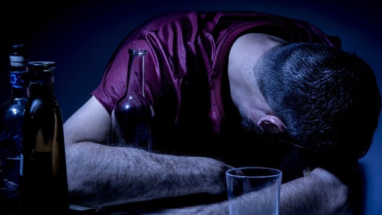 Foto - Uzmanlar uyardı! Sahte alkol gözde geri dönülmez hasarlara yol açabiliyor