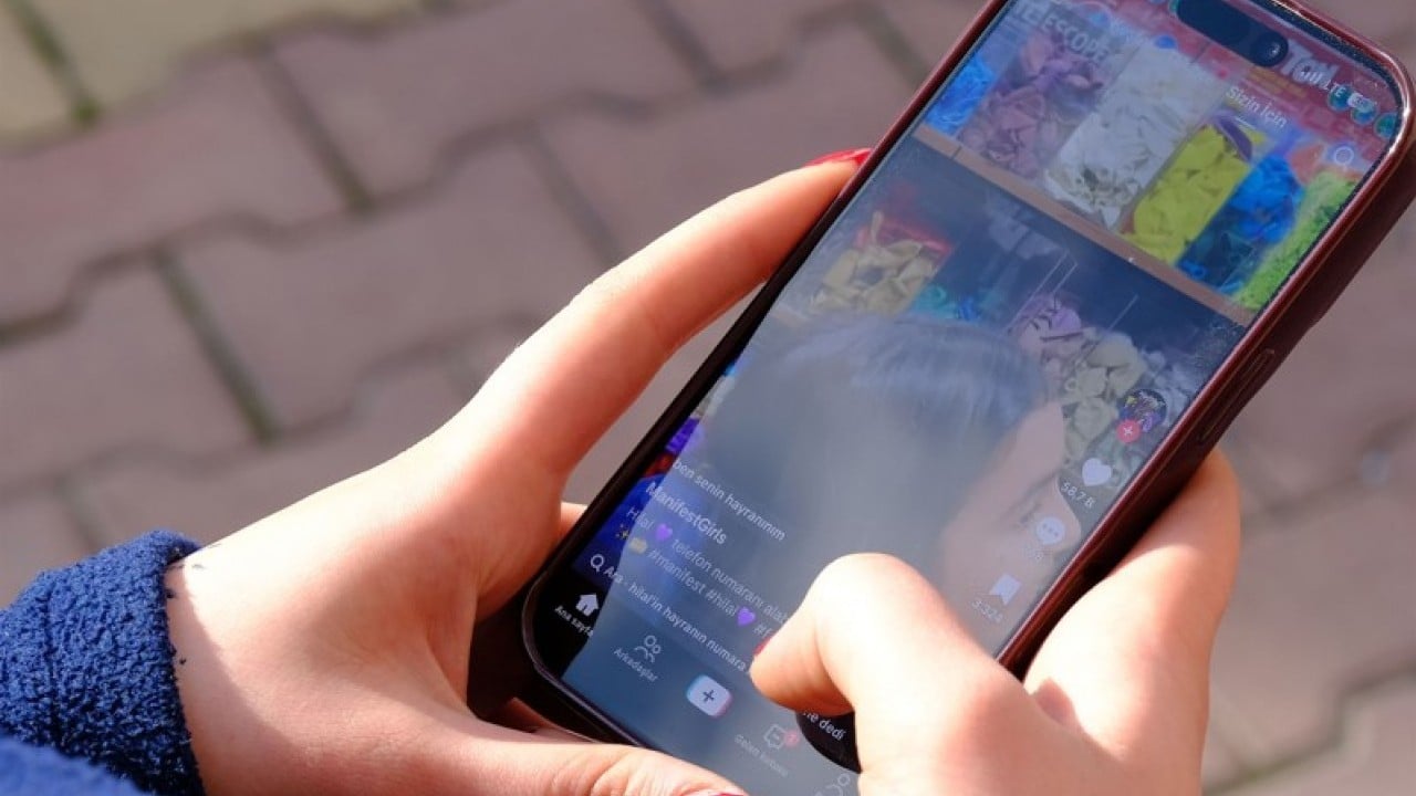 Foto - Uzmanlar uyardı! ‘Sosyal medya kullanım süresi yoğunluğu, gençlerde beyin çürümesine yol açıyor’