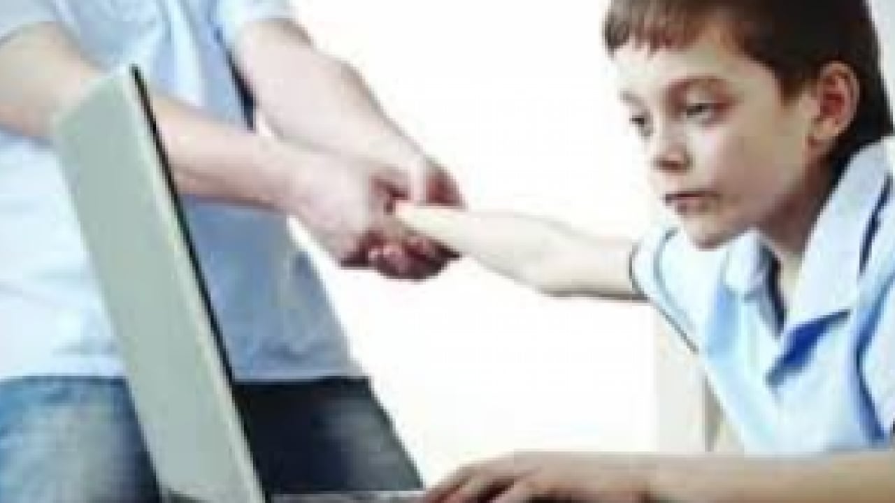 Foto - Uzmanlar uyarıyor ama... Ekran bağımlılığı alarm veriyor: 2050’de her 2 kişiden biri miyop olabilir