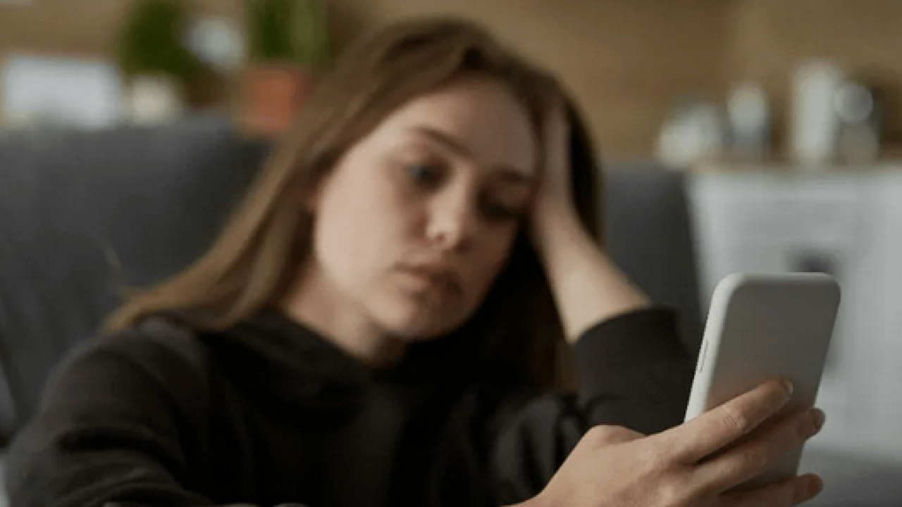 Foto - Uzmanlar uyarıyor ama... Ekran bağımlılığı alarm veriyor: 2050’de her 2 kişiden biri miyop olabilir