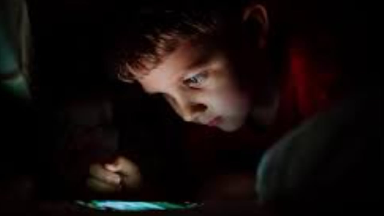 Foto - Uzmanlardan korkutan uyarı: Neslimiz dijital kuşatma altında! Çocuklarınızı bu sanal bataklıktan kurtarın