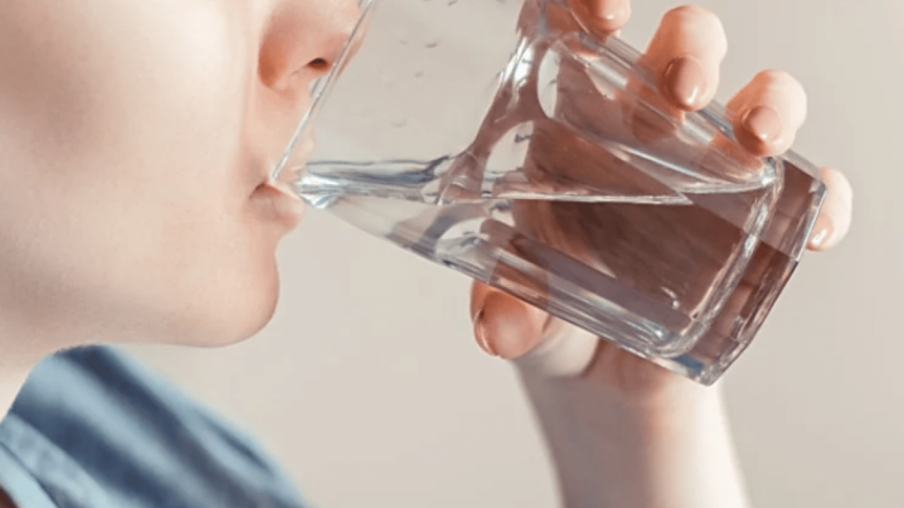 Uzmanlardan uyarı geldi: Sahurda ne kadar su tüketilmeli?