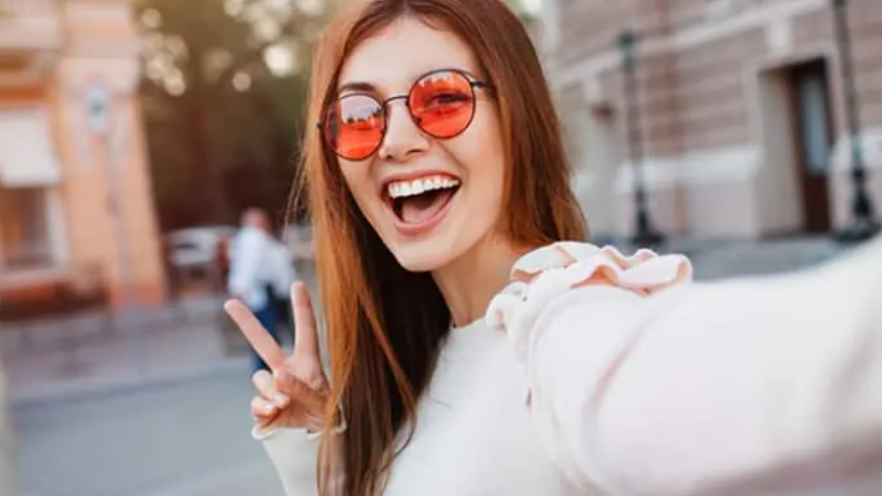 Uzmanlardan uyarı geldi: Fotoğraf çekilirken bu hareketi yapmayın!