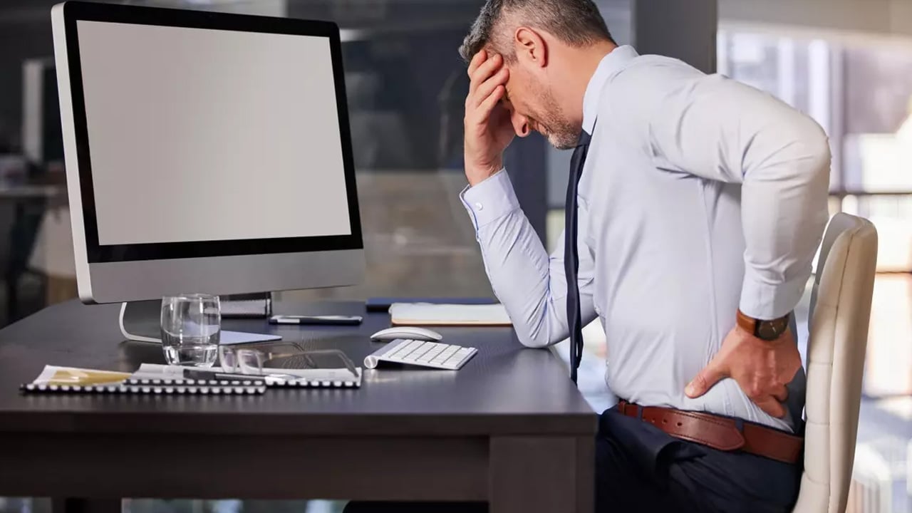 Foto - Uzun süreli oturmak, öyle bir şey yapıyor ki! Beyin ve sinir cerrahisi uzmanı tüm hataları açıkladı! 