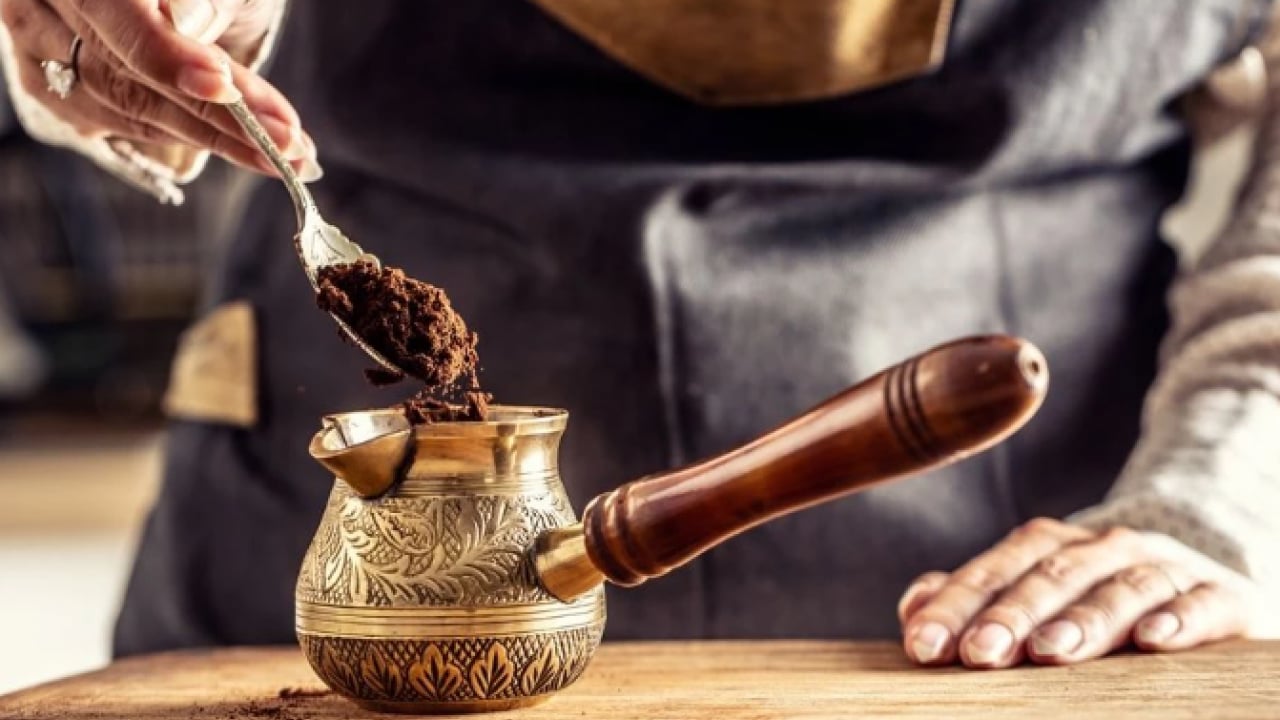 Foto - Uzun uzun uğraşmanıza gerek yok! İşte kahvenin köpürmesini sağlayan doğal yöntem