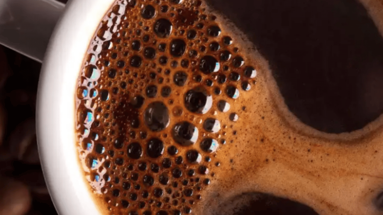 Uzun uzun uğraşmanıza gerek yok! İşte kahvenin köpürmesini sağlayan doğal yöntem