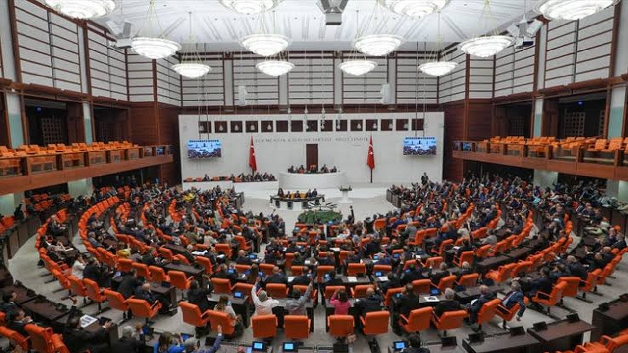 Foto - Uzun zamandır sesi soluğu çıkmıyordu! Nagehan Alçı’dan ilginç hesap