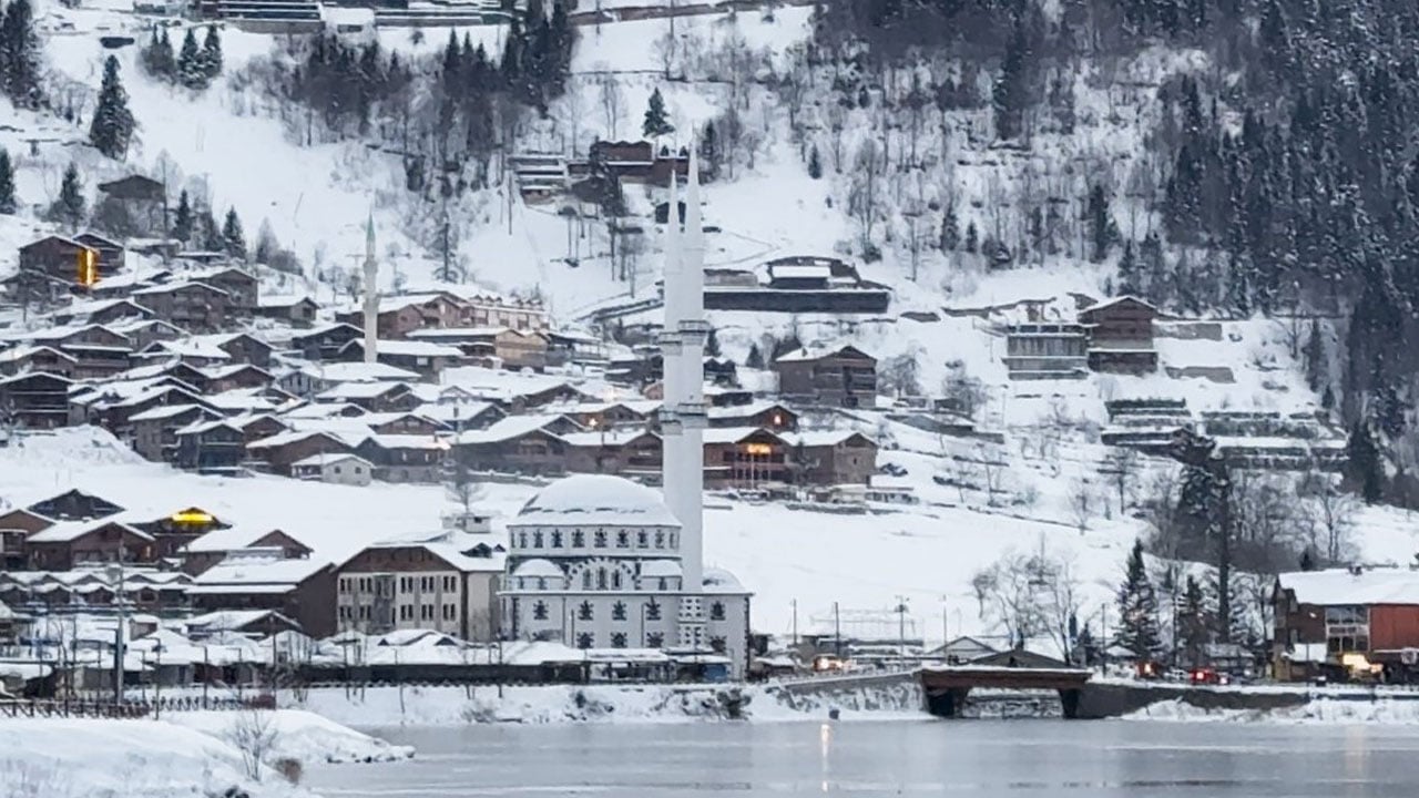 Foto - Uzungöl dondu! Eksi 7 derecede nefes kesen manzara