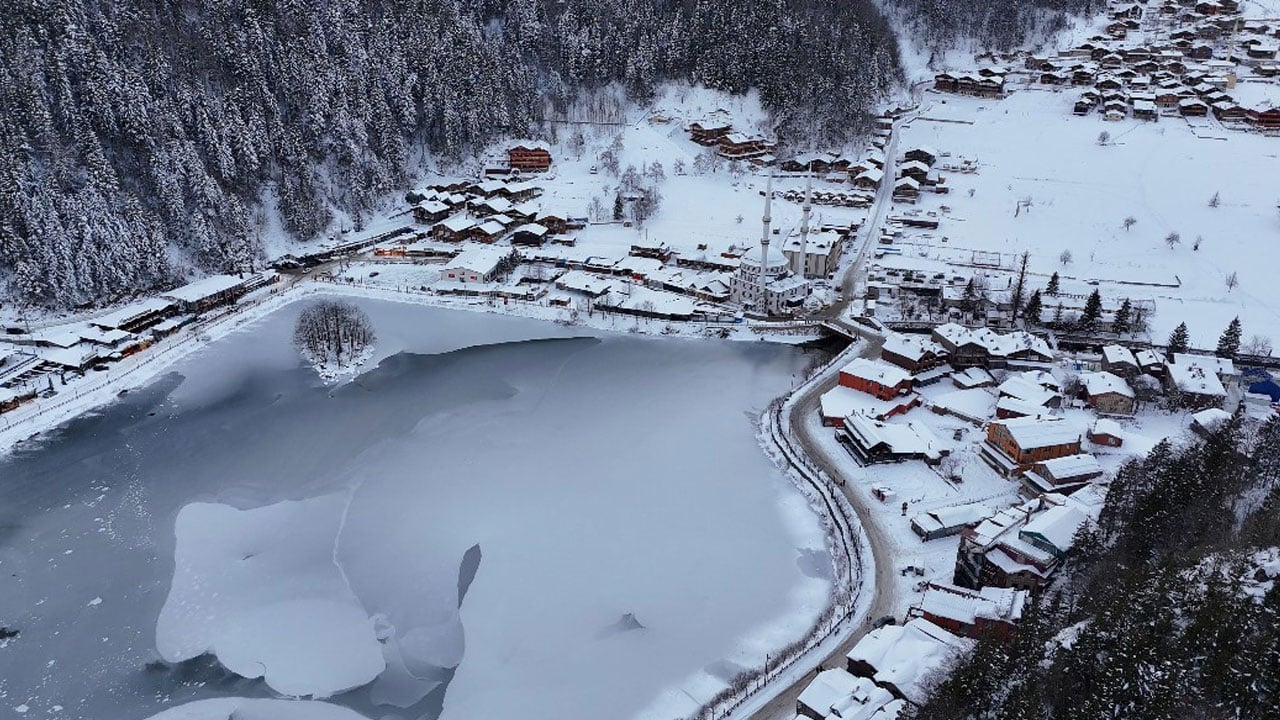 Foto - Uzungöl dondu! Eksi 7 derecede nefes kesen manzara