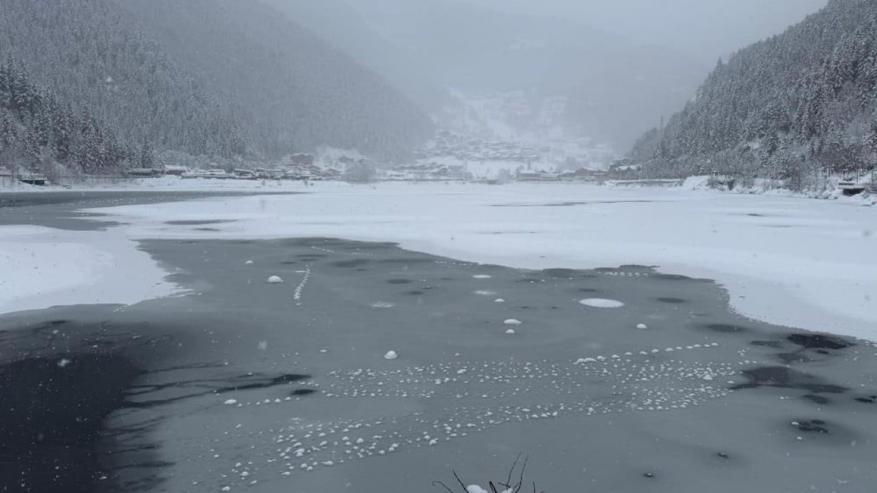 Foto - Uzungöl'de kar kalınlığı 1 metreyi aştı