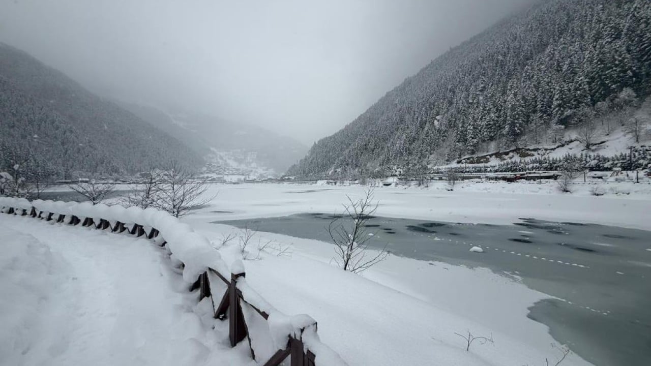 Foto - Uzungöl'de kar kalınlığı 1 metreyi aştı