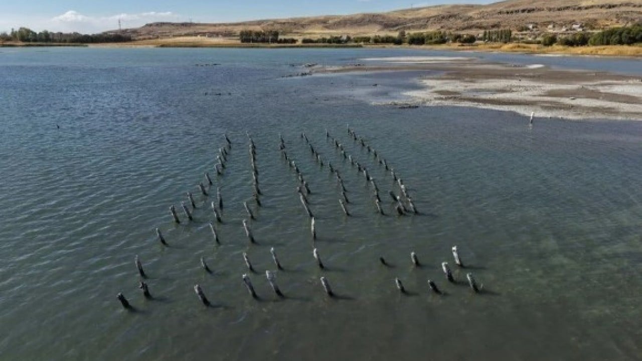 Foto - Van Gölü tükenmek üzere! Kuraklık tarihi iskelenin ayaklarını ortaya çıkardı