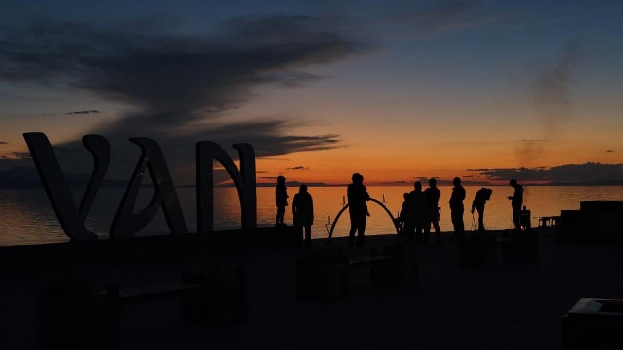 Foto - Van Gölü’nde gün batımı bir başka güzel