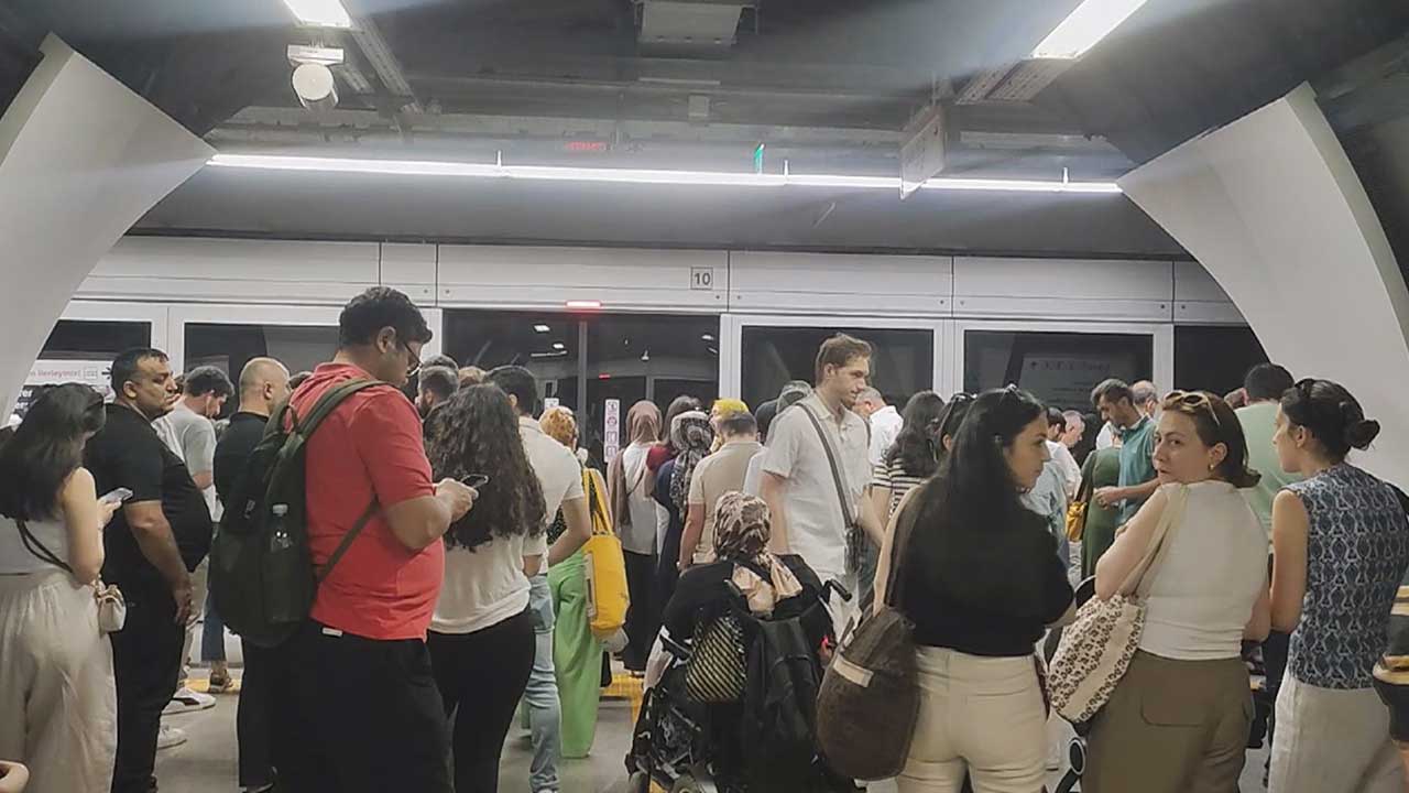Foto - Var olanları zor yürütenler yenilerini nasıl yapsın! CHP’nin yönettiği İstanbul'da metro çilesi