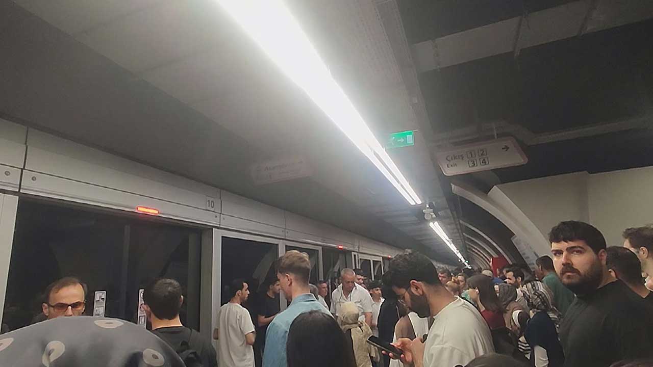 Foto - Var olanları zor yürütenler yenilerini nasıl yapsın! CHP’nin yönettiği İstanbul'da metro çilesi