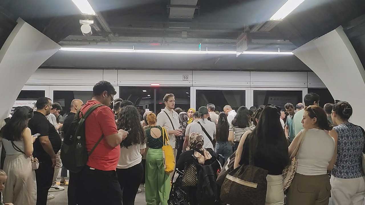 Foto - Var olanları zor yürütenler yenilerini nasıl yapsın! CHP’nin yönettiği İstanbul'da metro çilesi