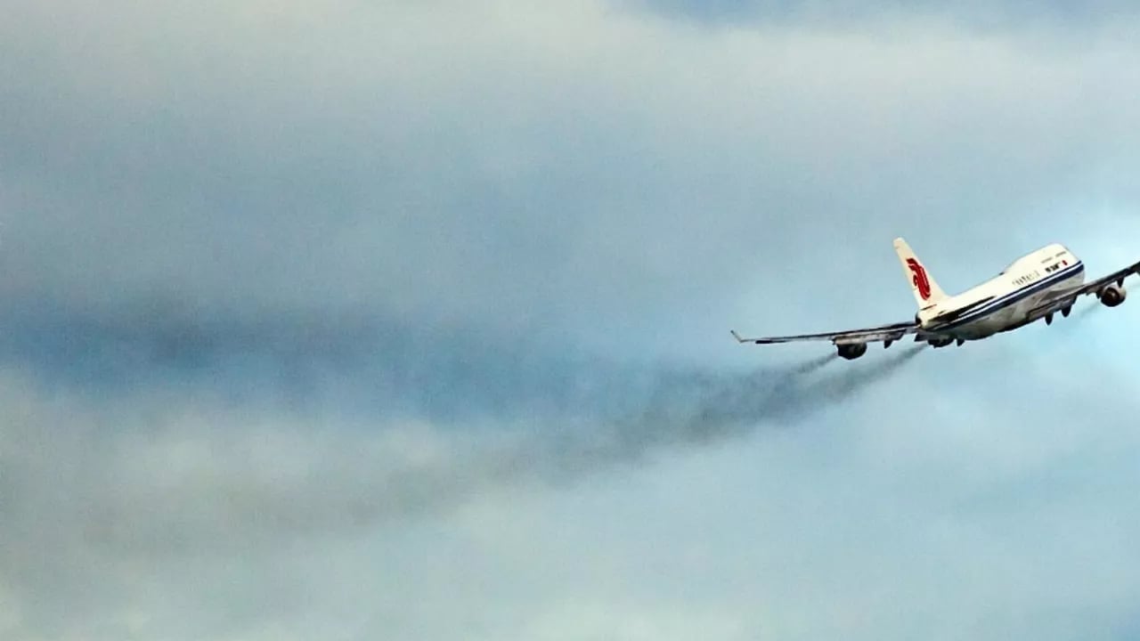 Foto - Vatandaşı şok eden görüntü: Bazı uçaklar 'boş' olarak uçuyor! Dünyayı karıştırdı