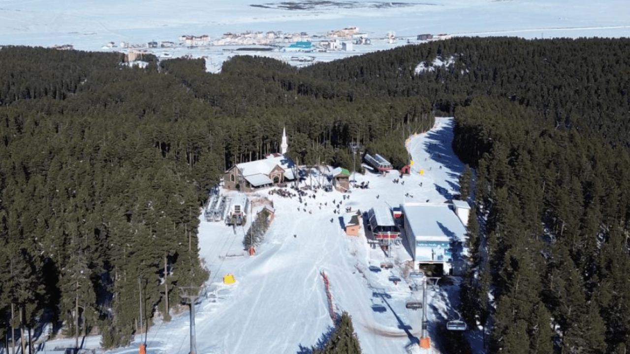Foto - Vatandaşlar ilgi gösterdi! Sarıkamış'ta pistler cıvıl cıvıl