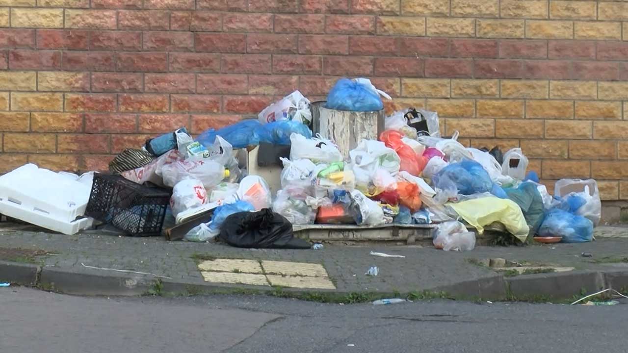 Foto - Vatandaş CHP’li belediyeye isyan! Maltepe değil çöp tepe