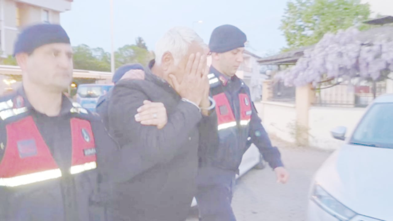 Foto - Vay utanmaz herif vay! Öğrenciler mide bulandıran olayı anlattı, alçak bakkal kıskıvrak yakalandı