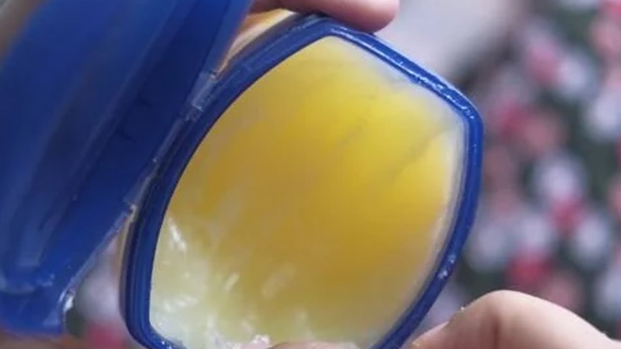 Foto - Vazelin ne işe yarar? Uzmanı vazelin kullanımı güvenli mi analiz etti