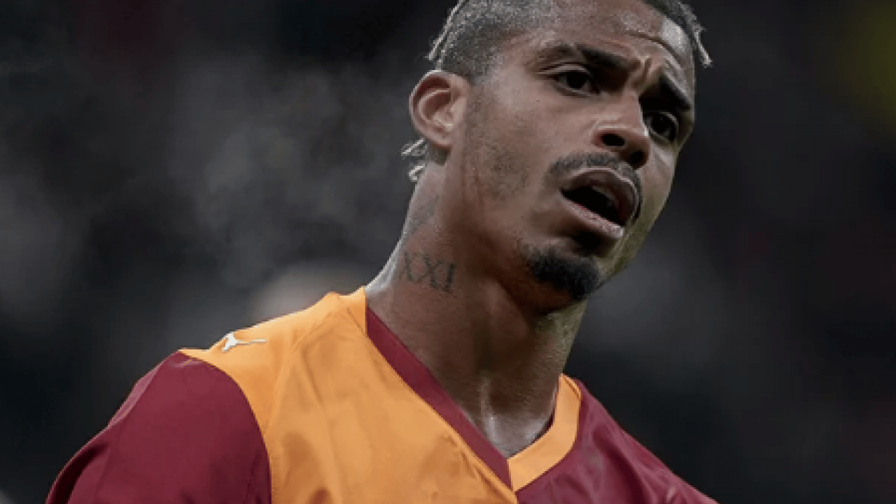 Foto - Ve Galatasaray'dan yeni sezonun ilk imzası geldi! Maaşında da iyileştirme kararı alındı...