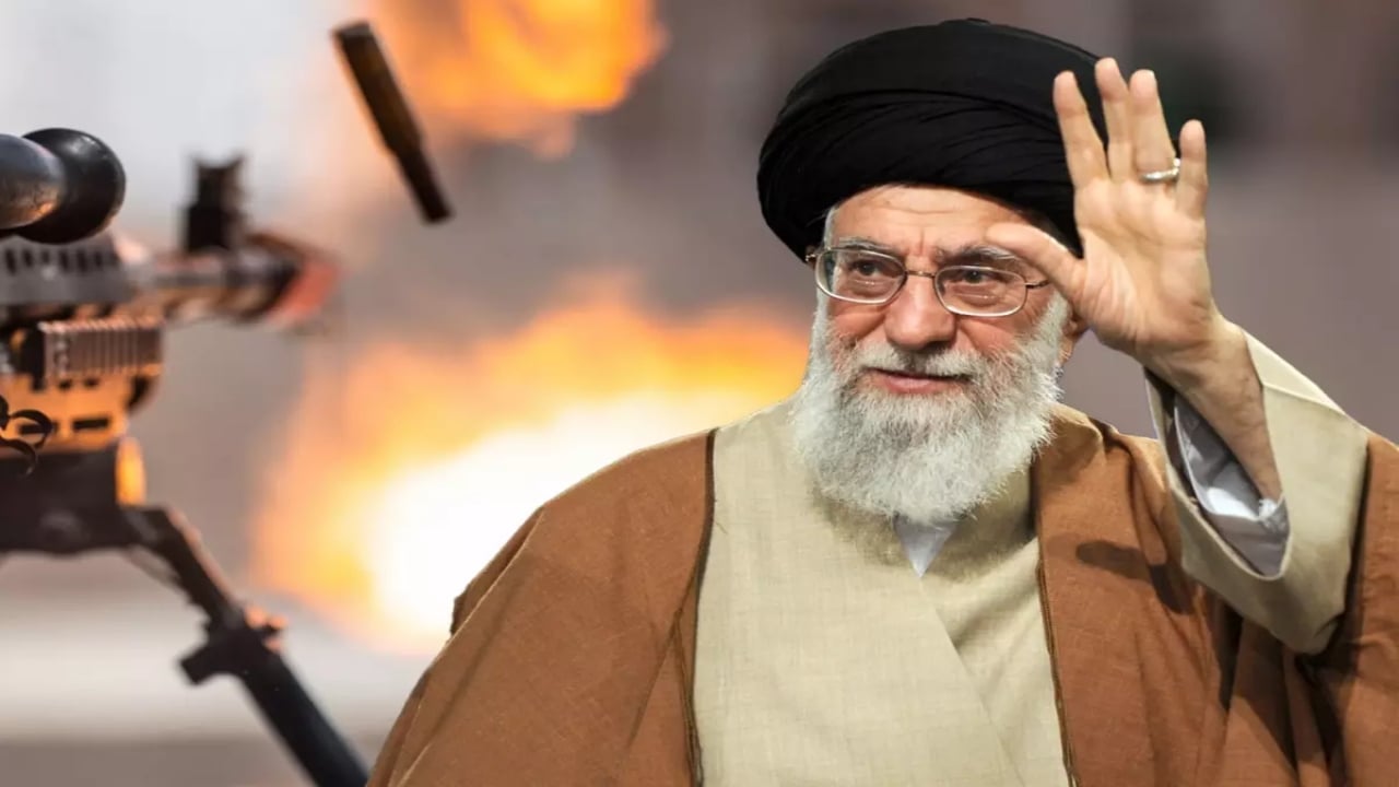 Foto - Ve sonunda korkulan oldu! İran’ın dinî lideri Hamaney’in konutunda silah sesleri: ABD’den önce tetiğe bastılar