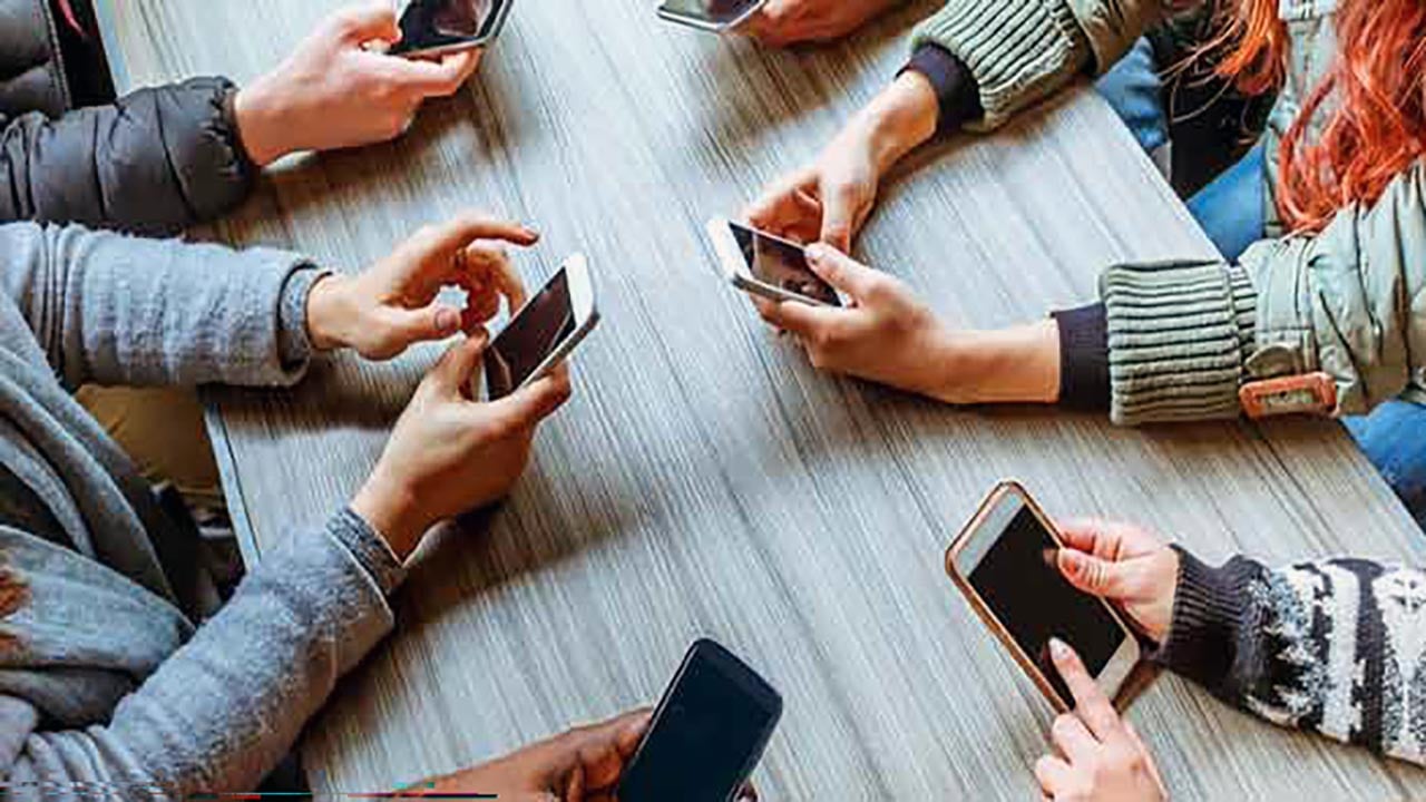 Foto - Vefa duygusu yara aldı! Yapay zeka ve sosyal medya gençleri yutuyor