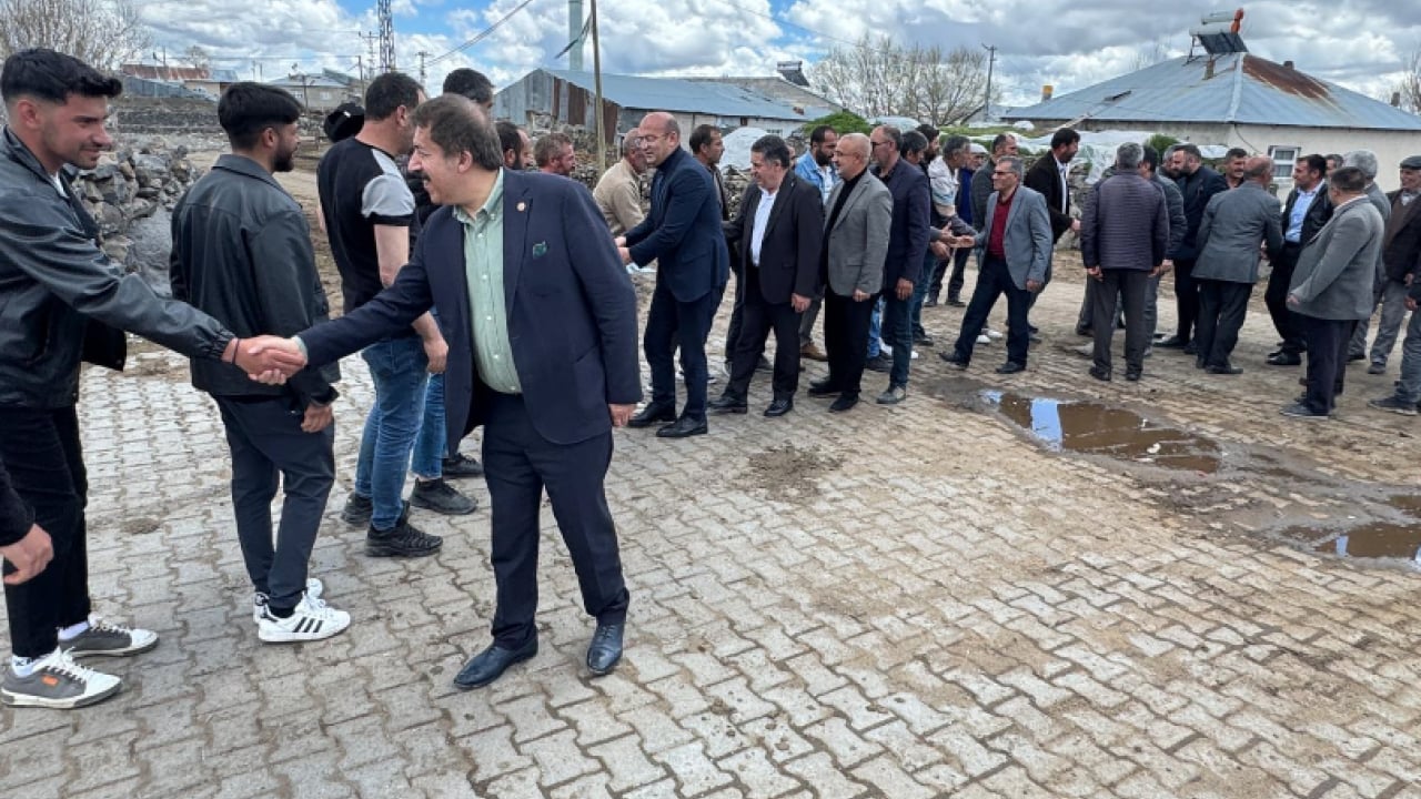Foto - Vekil Abdurrahim Fırat, Tekman ve Karayazı'da halkla buluştu...