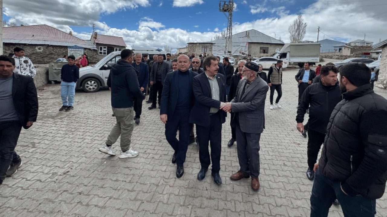 Foto - Vekil Abdurrahim Fırat, Tekman ve Karayazı'da halkla buluştu...