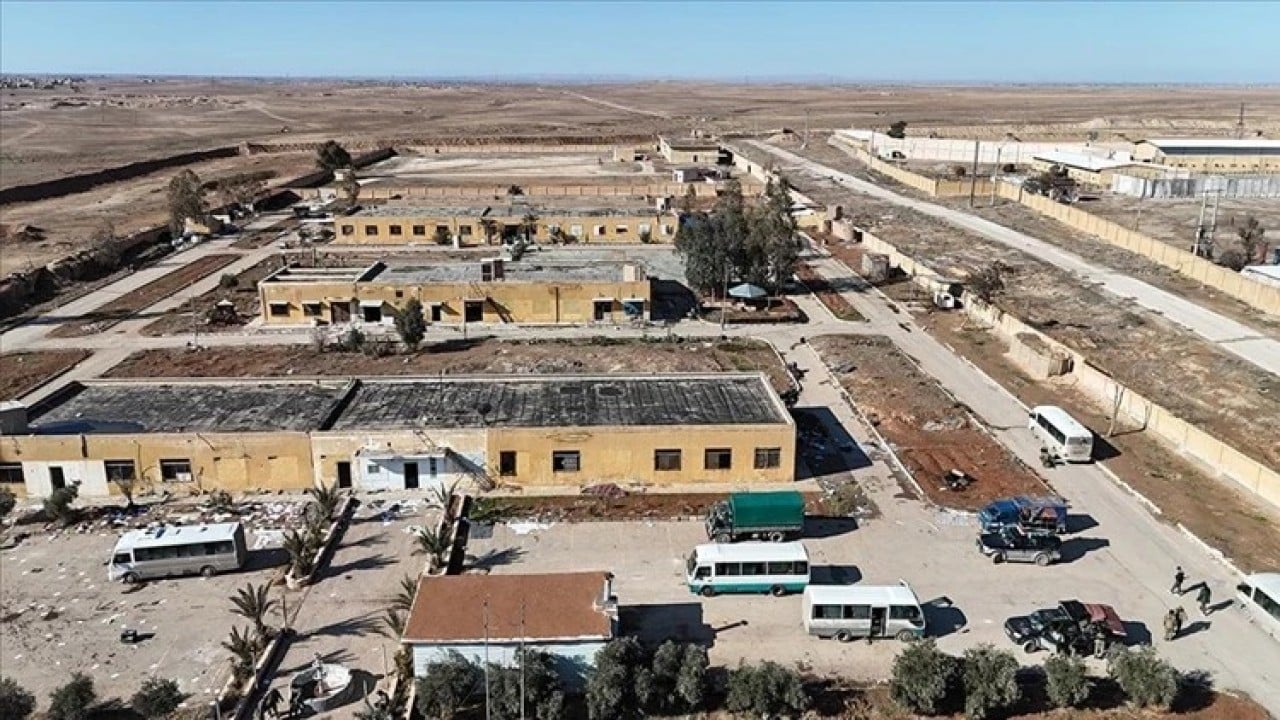 Foto - Vekil güçleri bırakıp conisini geri çekti