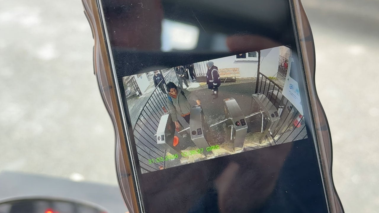 Foto - Velinin gözü arkada kalmıyor! O lisede giriş çıkışlar anlık takip ediliyor