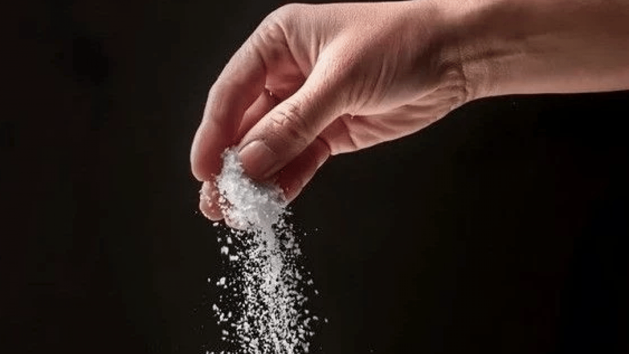 Foto - Vücudu alarm durumuna geçirin: Fazla tuz tüketimi damarlarınıza sessizce zarar veriyor...