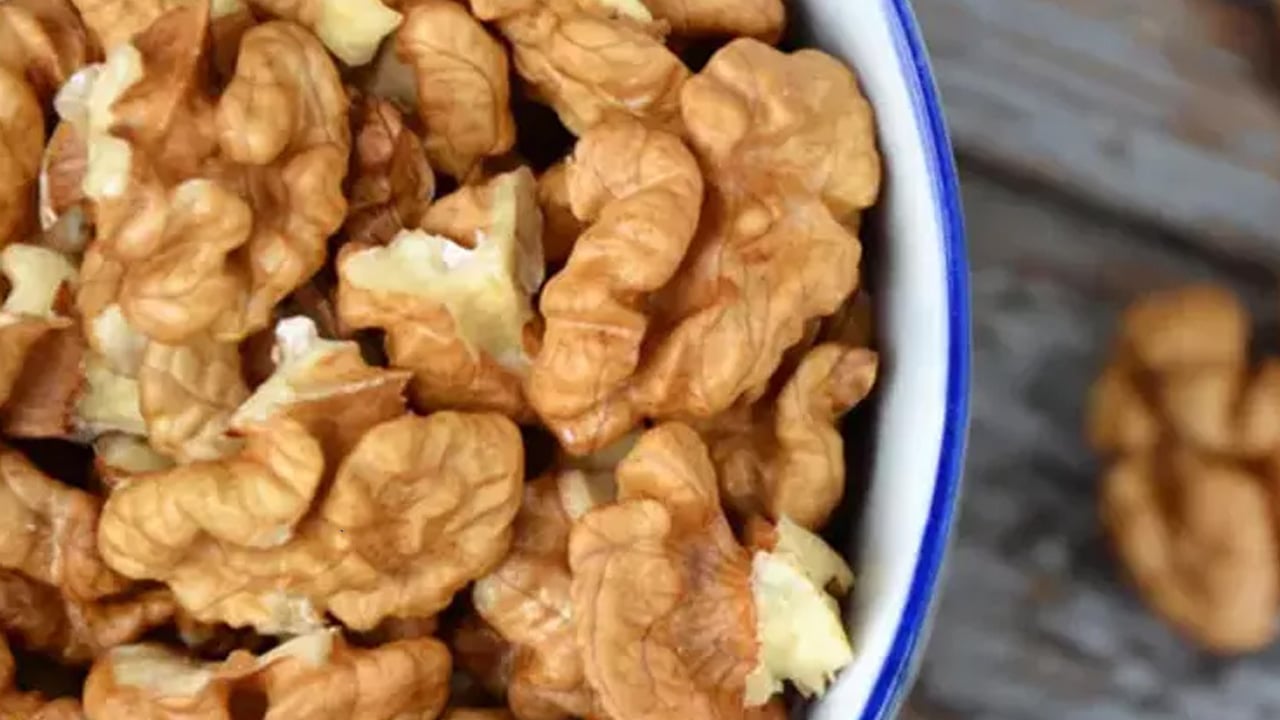 Foto - Vücudu baştan aşağı yenileniyor şifa kaynağı: Cevizin kabuklarını sakın çöpe atmayın! Bakın neler oluyor