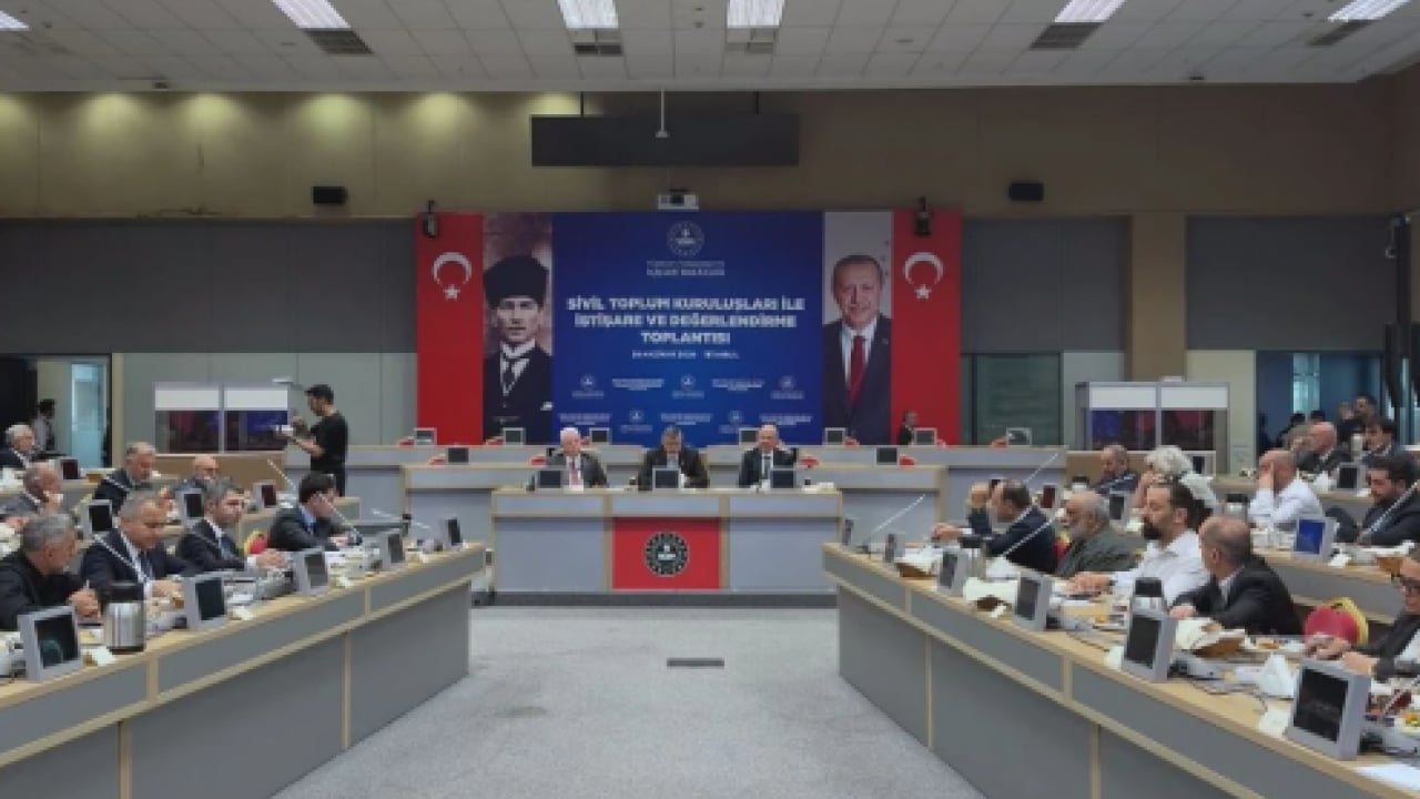 Foto - Yabancı istihdamında düzenleme: Çalışma izni muafiyeti geldi