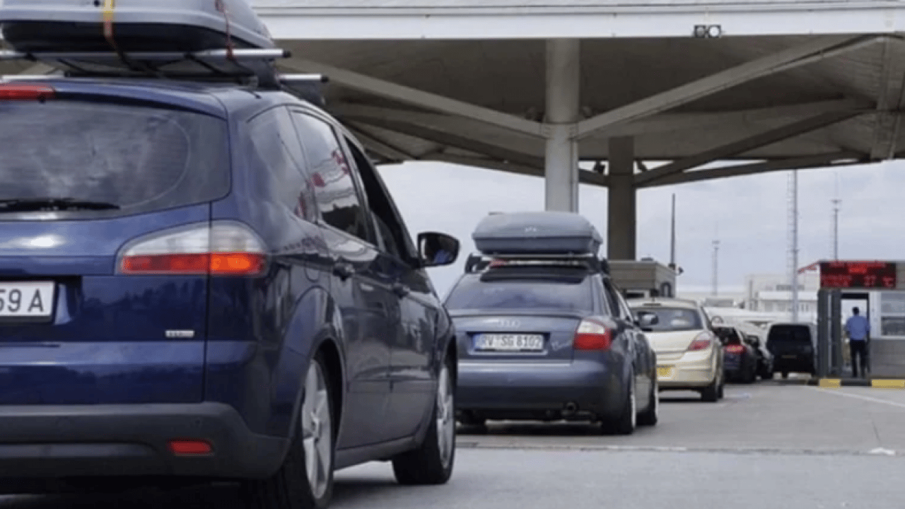 Yabancı plakalı araçlar için düzenleme: Cezayı ödemeden çıkıyorlardı!