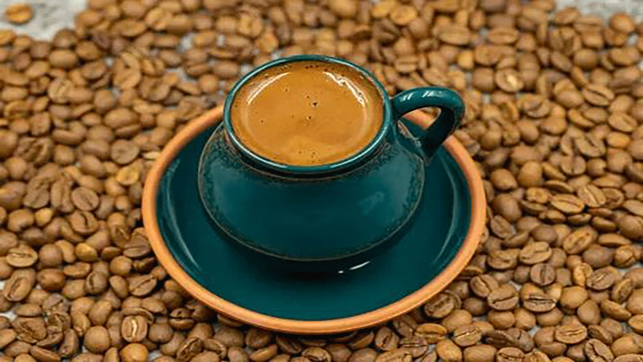 Foto - Yağ yakımını ikiye katlıyor! Sabah içilen kahvenin içine bir tutam eklemek metabolizmayı roketliyor!