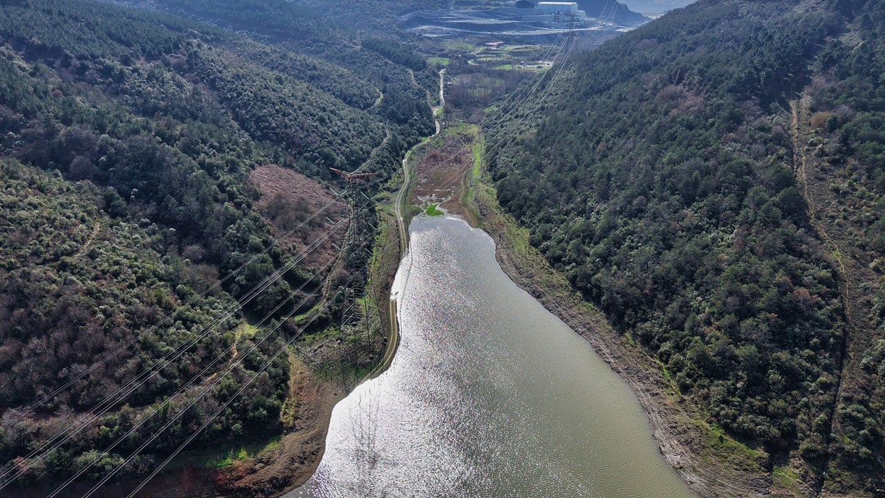 Foto - Yağışlar barajlara yaradı! İstanbul’da tarihi kemer yeniden suyla buluştu 