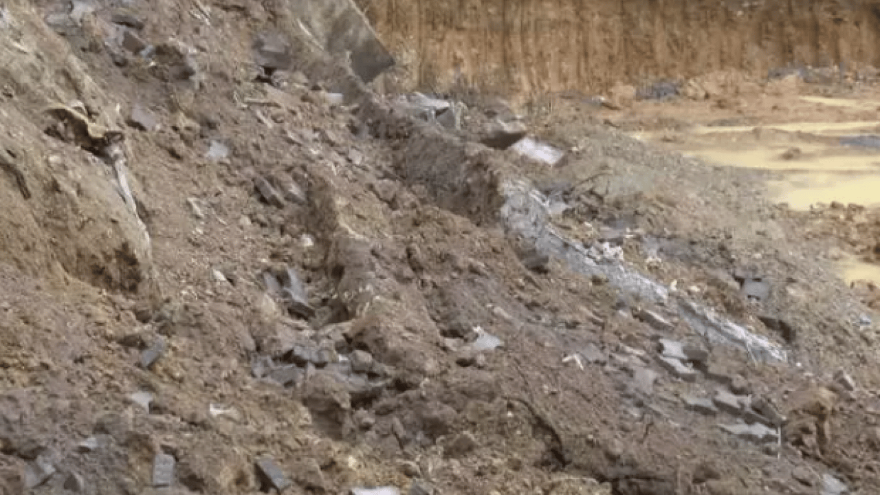 Foto - Yağışlara dayanamadı: Kadıköy'de istinat duvarı çöktü!