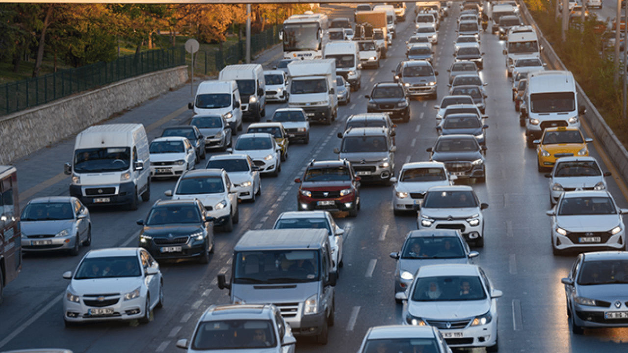 Yakında sonu İstanbul gibi olacak: O kentte trafik alarmı verildi!