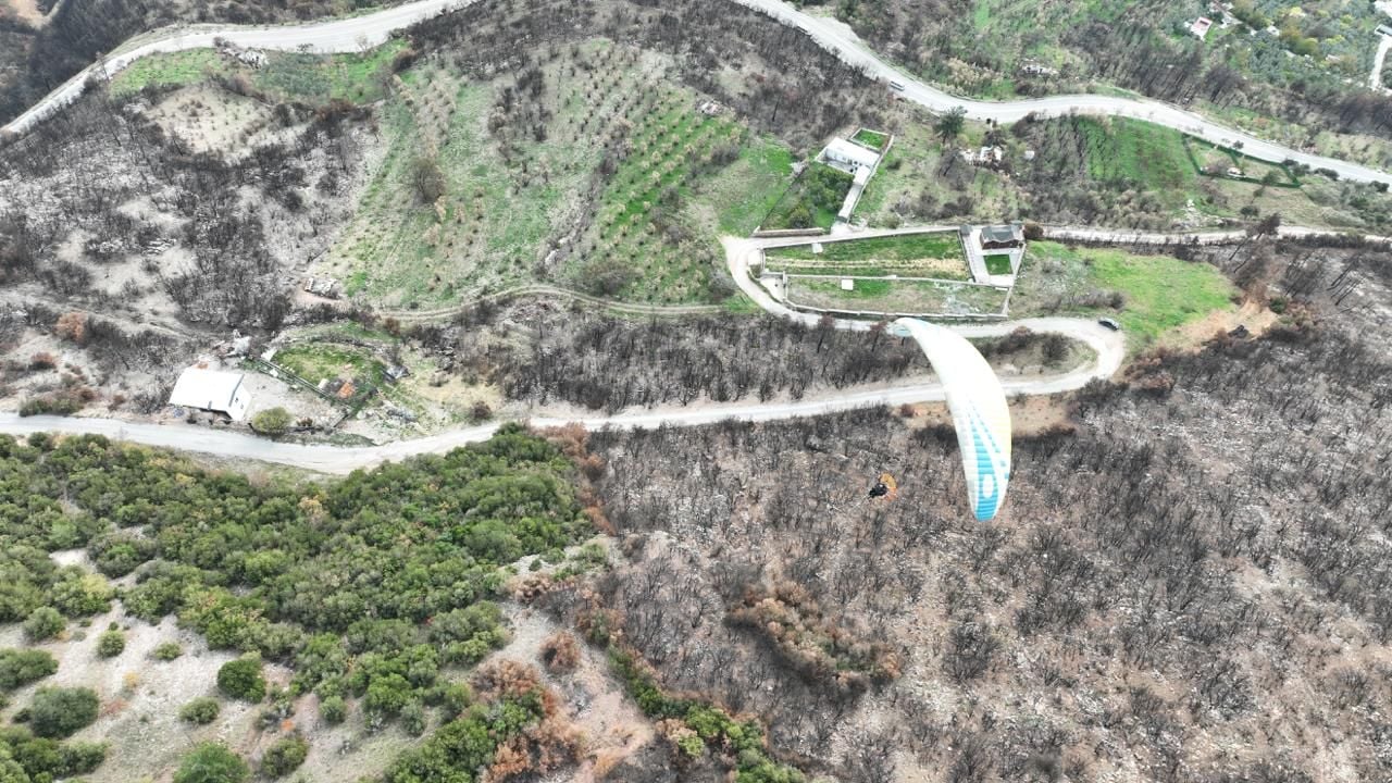 Foto - Yamaç paraşütüyle doğaya can suyu: Bursa’da yanan alanlara "tohum topu" serpildi