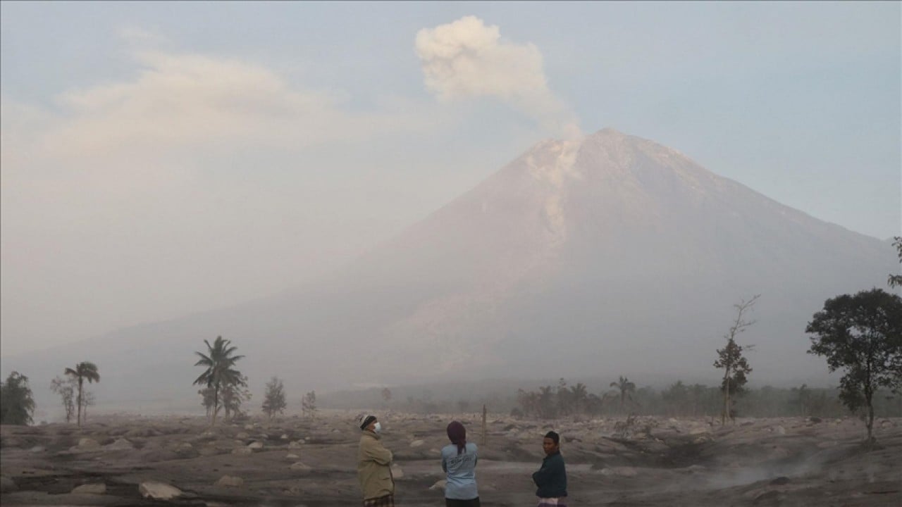 Foto - Yanardağda 4 patlama! Her türlü faaliyet yasaklandı