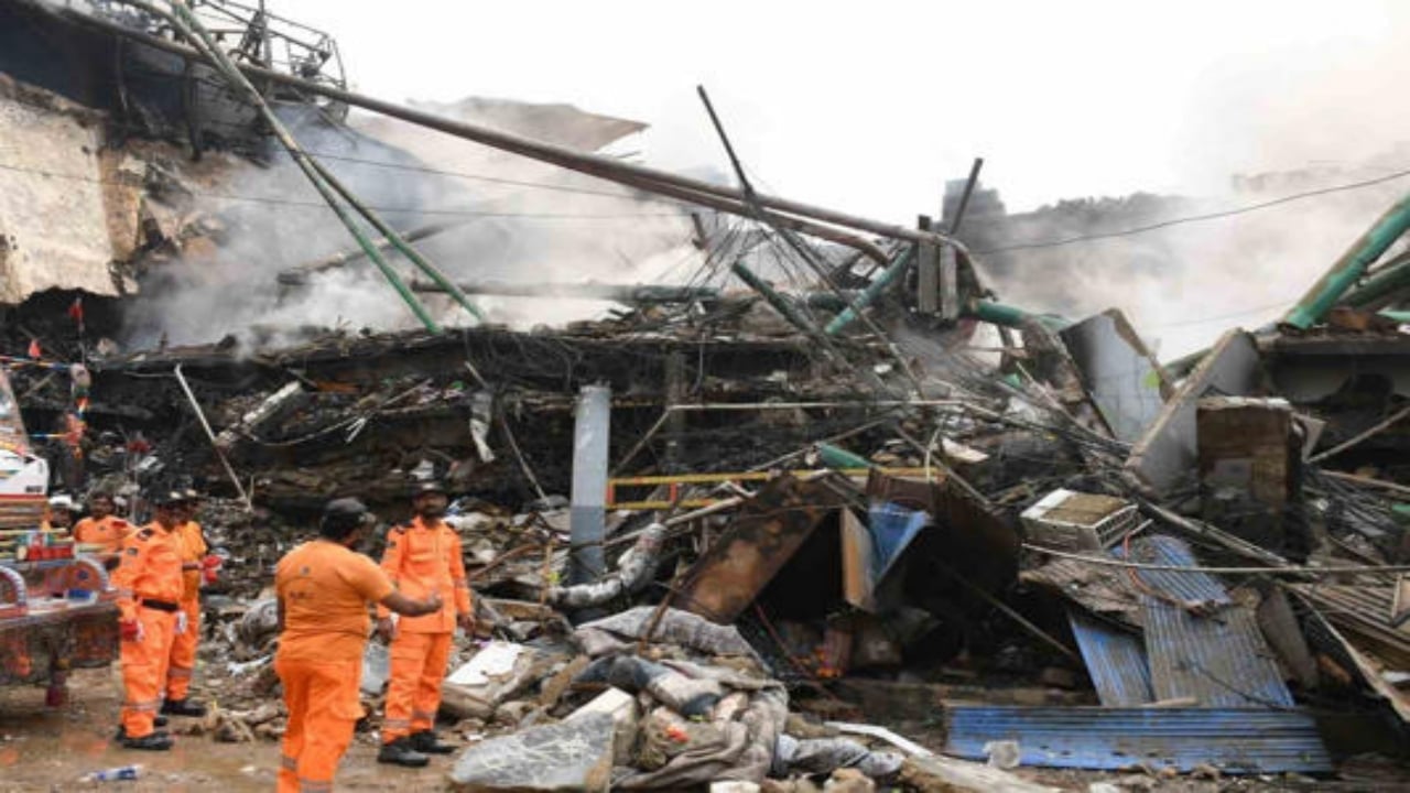 Foto - Yangın faciasında 21 ölü, 70’ten fazla kayıp var