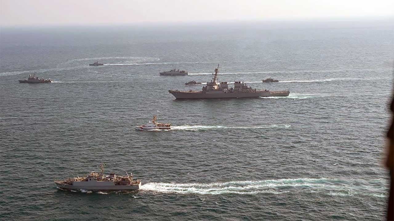 Foto - Yanına müttefikini de aldı! ABD'den Çin Denizi'nde gövde gösterisi