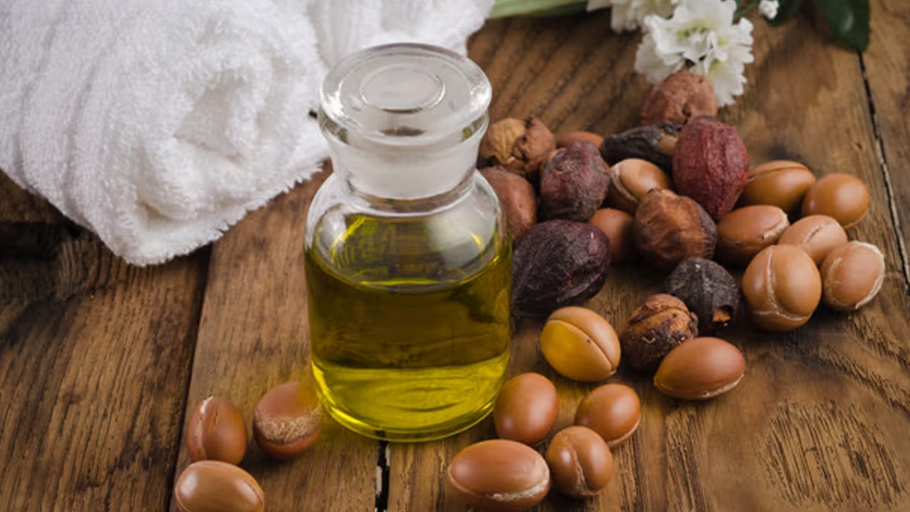 Foto - Yanlış olduğunu bile bile devam eden başını yakıyor: Boyadan sonra saçı yıkamayın! Argan yağı şifa kaynağı oluyor! 